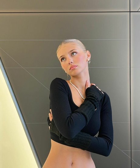 Nahá fotka uniklých OnlyFans od Elenazbt
