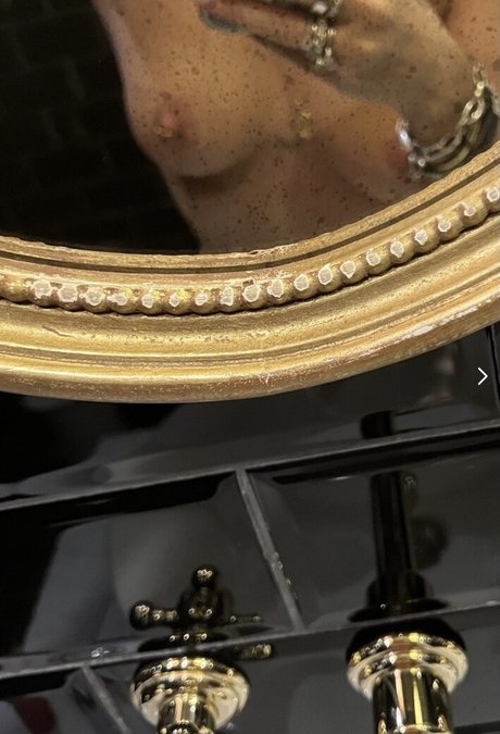 Foto nua vazada do OnlyFans de Aiza Dolmatova