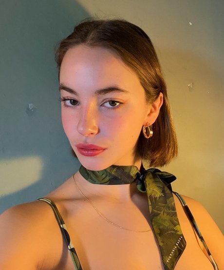 Nøgent lækket OnlyFans-billede af Amelie Manzoli