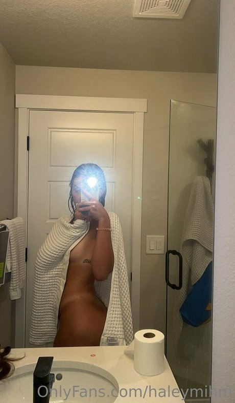 Naken lekkede OnlyFans-bilde av Haleymihm