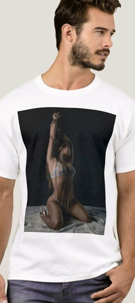 Alasti lekkinud OnlyFans-i pilt Karlaamarie