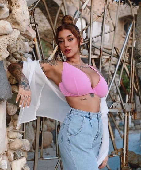 Naken läckt OnlyFans-bild av May Bakshi