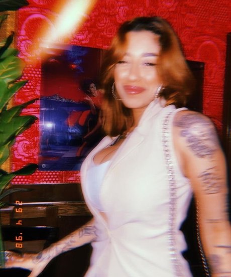 May Bakshi OnlyFansリークヌード写真