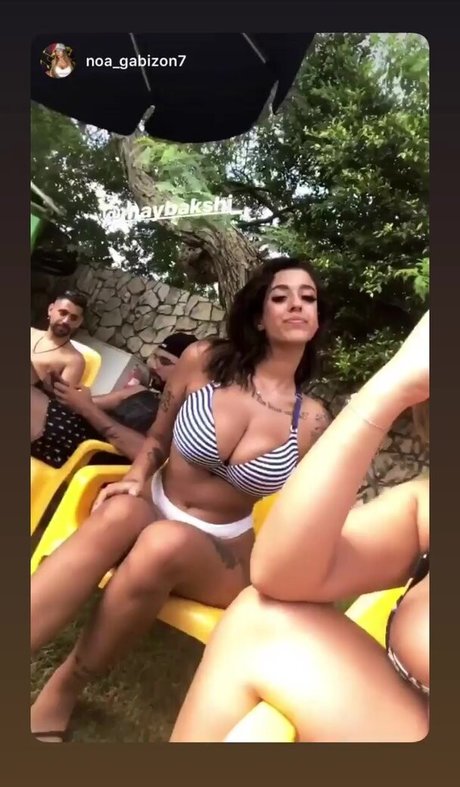 Naakte gelekte OnlyFans-foto van May Bakshi