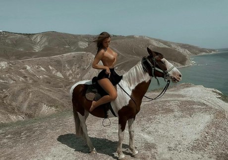 Nahá fotka uniklých OnlyFans od Alex Bekker