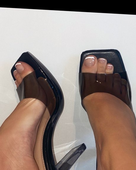 Naken läckt OnlyFans-bild av Pretty Princess Feet 