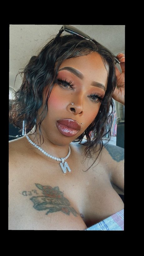 Nahá fotka uniklých OnlyFans od China Doll