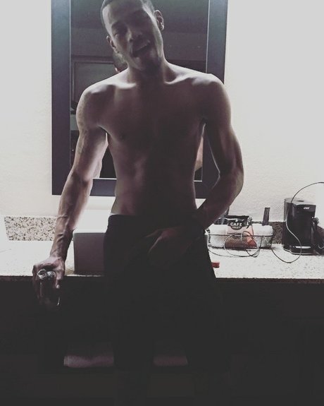 Naken lekkede OnlyFans-bilde av Richard Armstrong