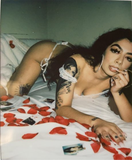 Naken läckt OnlyFans-bild av Dulce Marie