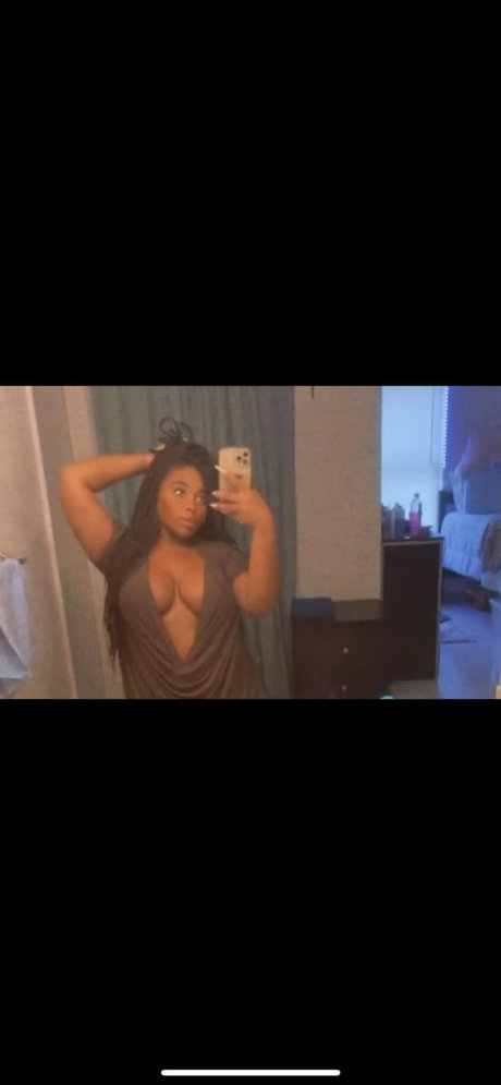 Naken lekkede OnlyFans-bilde av Barbieexclusive