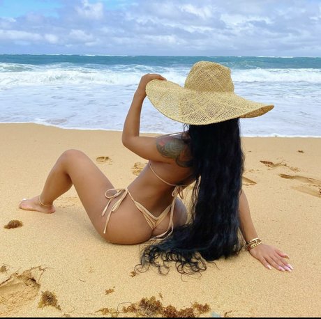Naken lekkede OnlyFans-bilde av Baddassbella