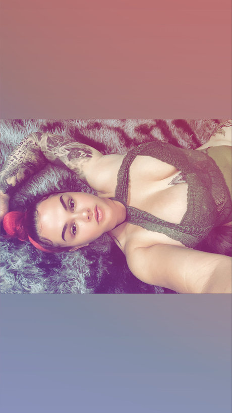 Naken lekkede OnlyFans-bilde av Qu33n