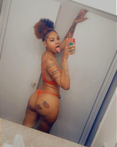 Naken lekkede OnlyFans-bilde av Thirsttrap