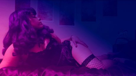 Nahá fotka uniklých OnlyFans od Purple Goddexxx