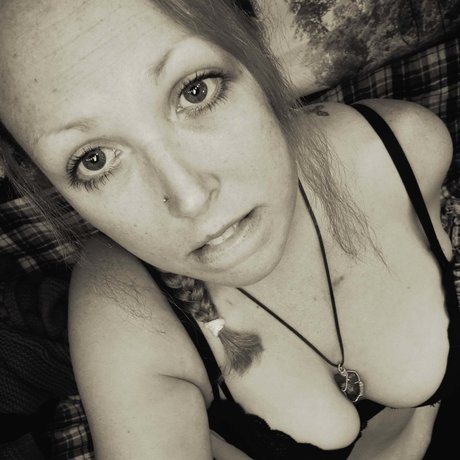 Naken lekkede OnlyFans-bilde av Crystina