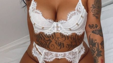 Naken lekkede OnlyFans-bilde av Eden