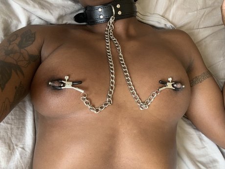 Naken läckt OnlyFans-bild av Set