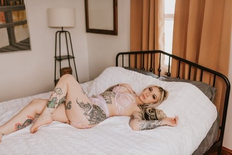 Nahá fotka uniklých OnlyFans od Quin Clover 