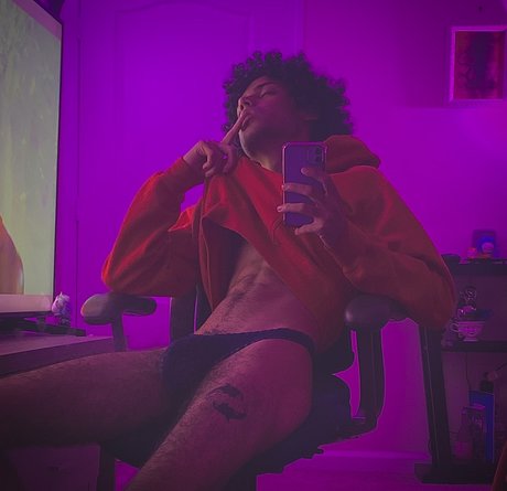 Naken lekkede OnlyFans-bilde av Angelo