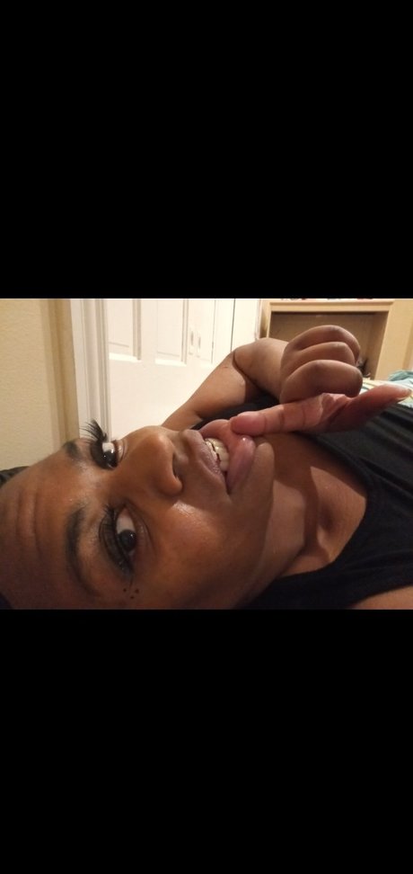 Naken läckt OnlyFans-bild av Rainbow420420420420