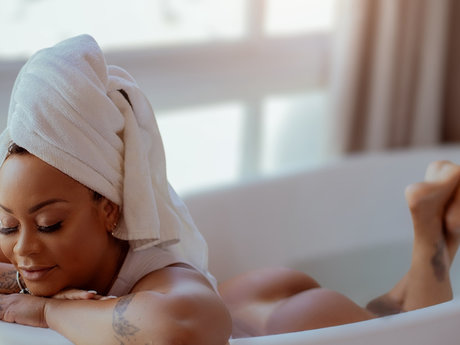 Naken lekkede OnlyFans-bilde av Raika Layfer