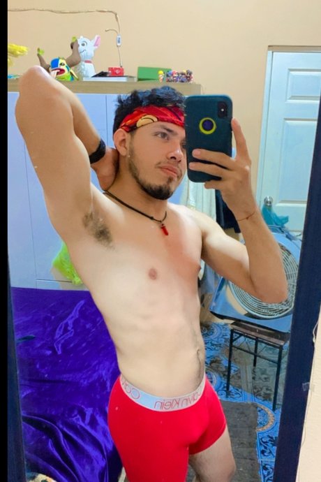 Naken lekkede OnlyFans-bilde av Eduardo Oyuela