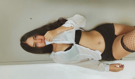 Naken läckt OnlyFans-bild av Rravaaaaa