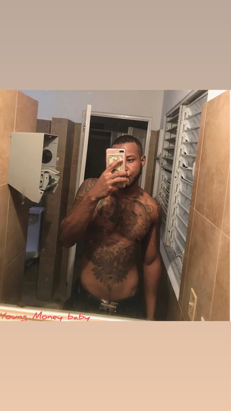 Naken lekkede OnlyFans-bilde av Randy Lopez