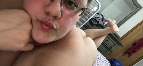 Naken lekkede OnlyFans-bilde av Randi