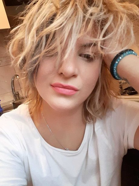 Naken läckt OnlyFans-bild av Raluka Matei