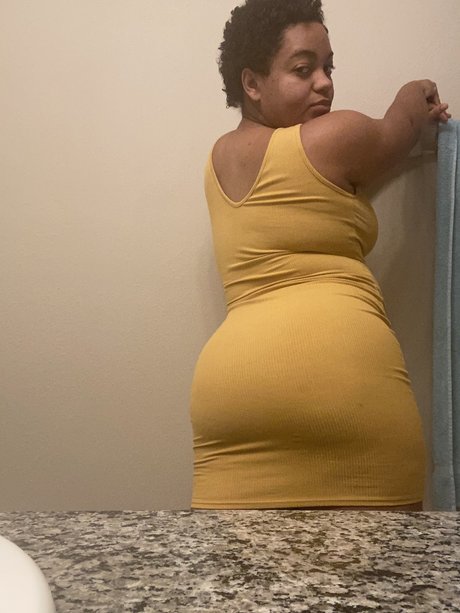 Naken lekkede OnlyFans-bilde av Rayeraye