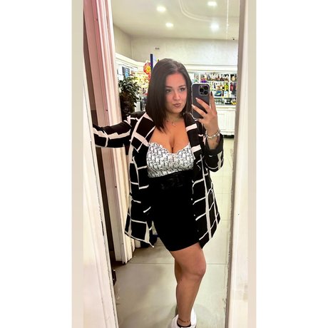 Naken lekkede OnlyFans-bilde av Rosa