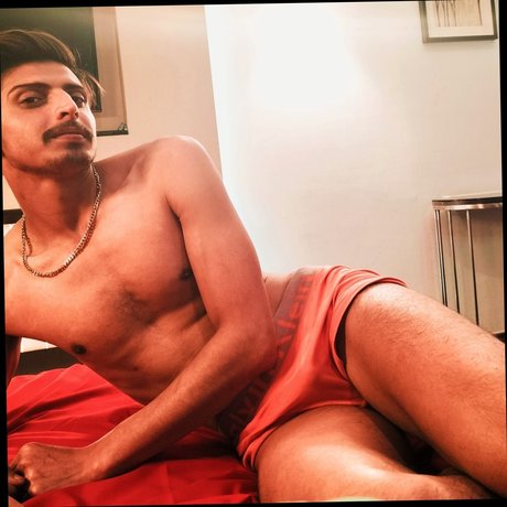 Nahá fotka uniklých OnlyFans od Rocky Kasyap