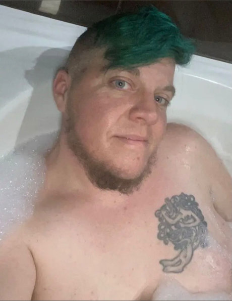 Naken lekkede OnlyFans-bilde av Rocco Saturn