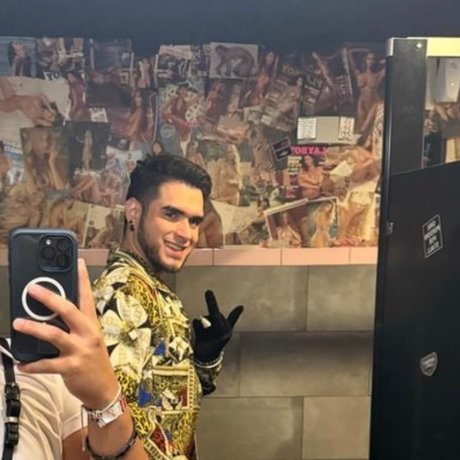Nahá fotka uniklých OnlyFans od Rixio