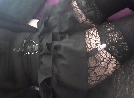 Nahá fotka uniklých OnlyFans od Rika Velvet
