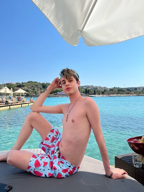 Naken lekkede OnlyFans-bilde av Rzgar Ozan Dikici