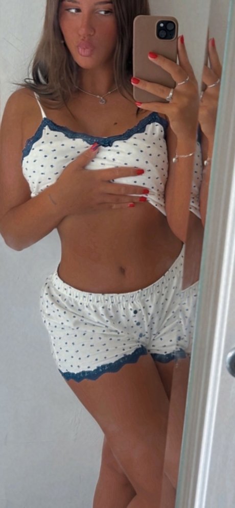 Naken lekkede OnlyFans-bilde av Ruth