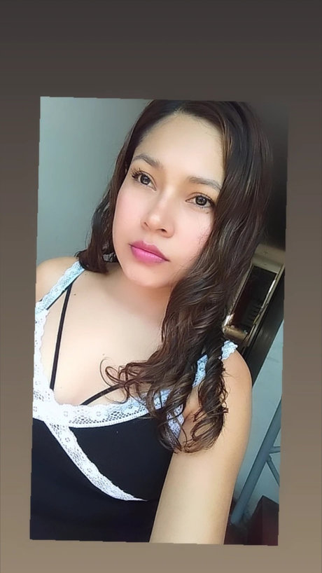 Naken lekkede OnlyFans-bilde av Florcarinaa
