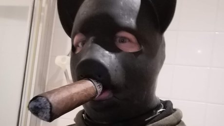 Foto nua vazada do OnlyFans de Rubber Cigar Pig