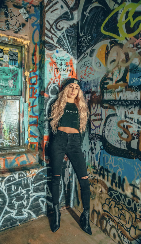 Обнаженная фотография утечки OnlyFans от Royouknow
