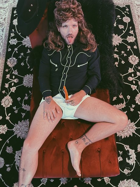 Nahá fotka uniklých OnlyFans od Roy Destroy