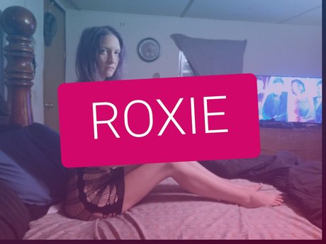 Naken lekkede OnlyFans-bilde av Roxie Moon