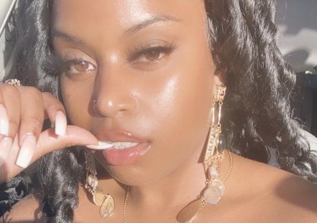 Naken lekkede OnlyFans-bilde av Dead Rose 