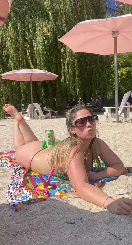 Naken läckt OnlyFans-bild av Samantha Ama
