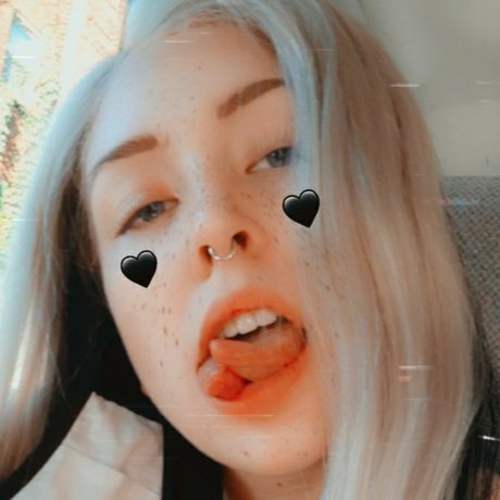 Nahá fotka uniklých OnlyFans od Salem Sinclair