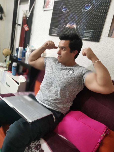 Naken lekkede OnlyFans-bilde av Sainortega
