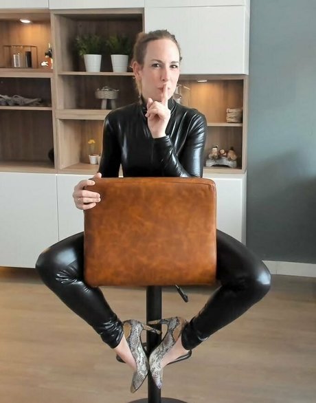 Nahá fotka uniklých OnlyFans od Naomicuph