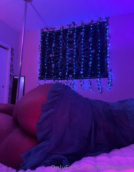 Foto di nudo di fuga di OnlyFans di Fruttieloom