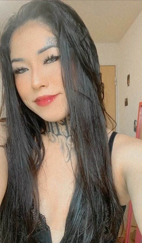 Alaston vuotanut OnlyFans-kuva Biih Sato